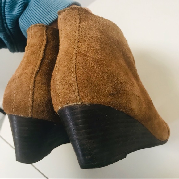 Nicole Camel Brown Pat Wedge Bootie size 8 - Picture 9 of 16